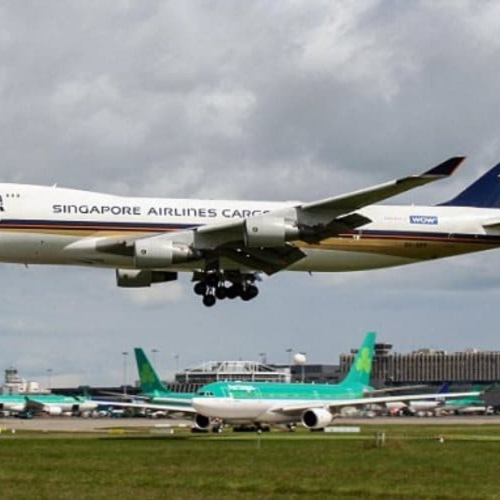 Pesawat Singapore Airlines Cargo