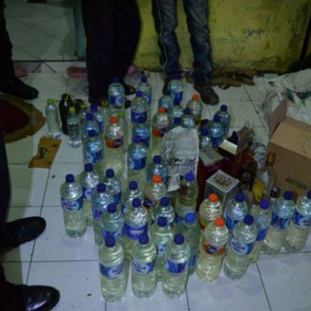 Polres Tasikmalaya Kota Amankan Puluhan Botol Miras Jenis Ciu