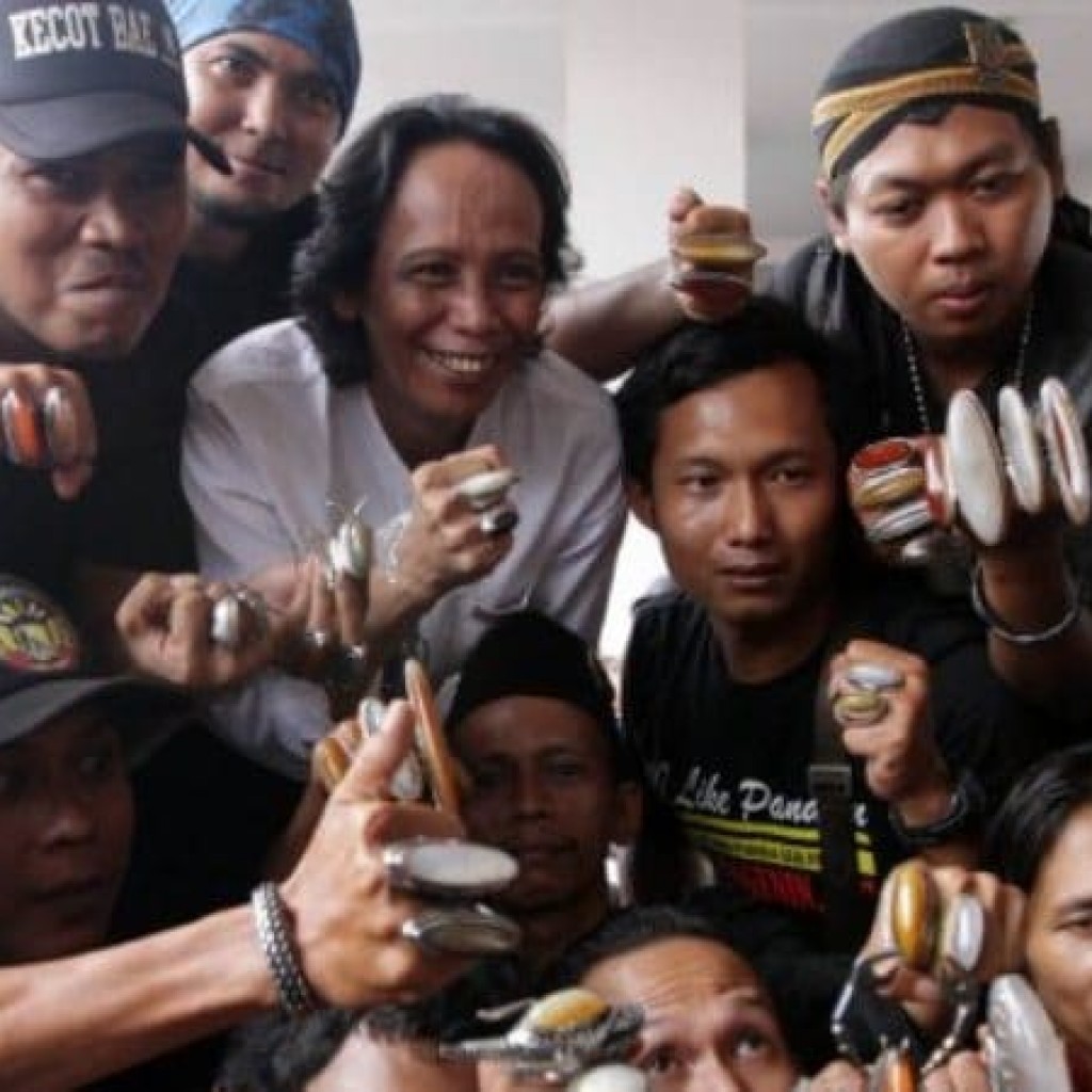 Terjerat Kasus Korupsi Mandra Didukung Pecinta Batu Akik