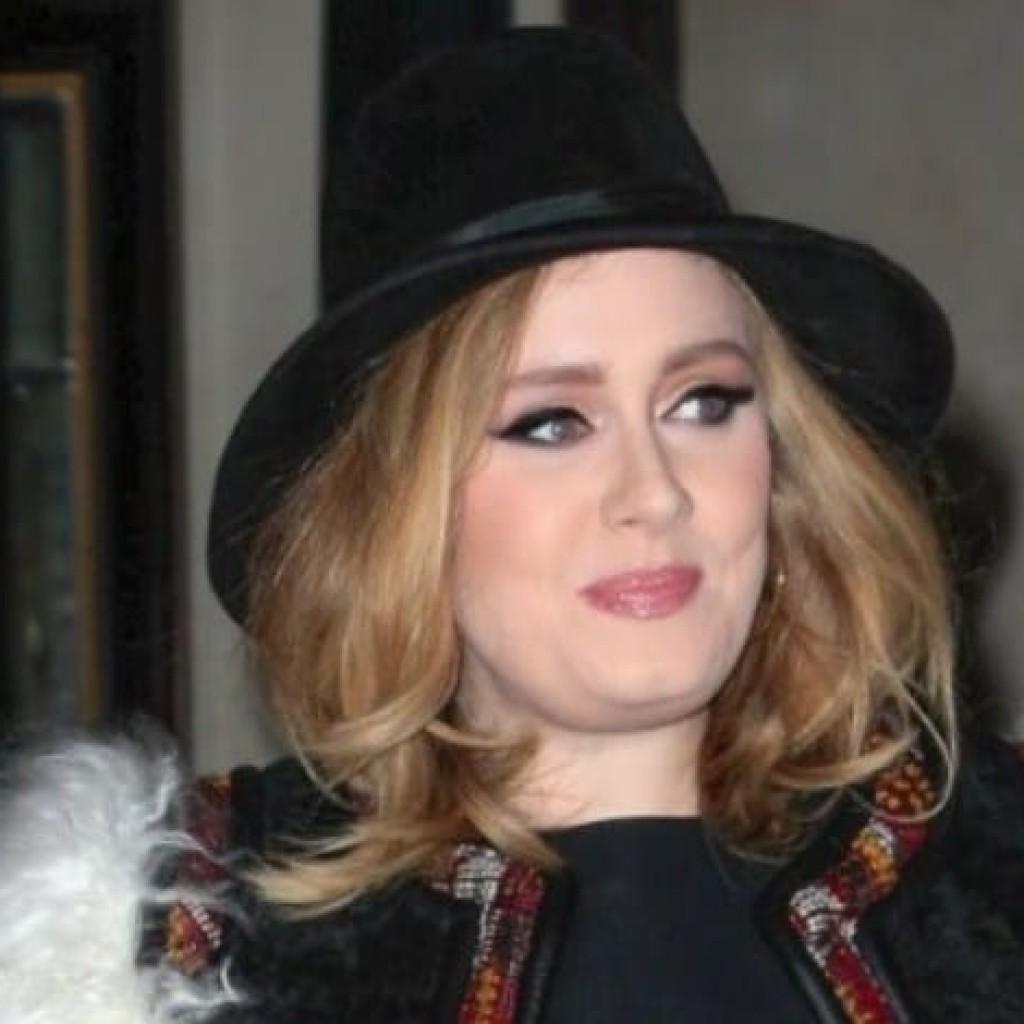 Adele Kalahkan Taylor Swift dengan Pecahkan Rekor Albumnya Sendiri