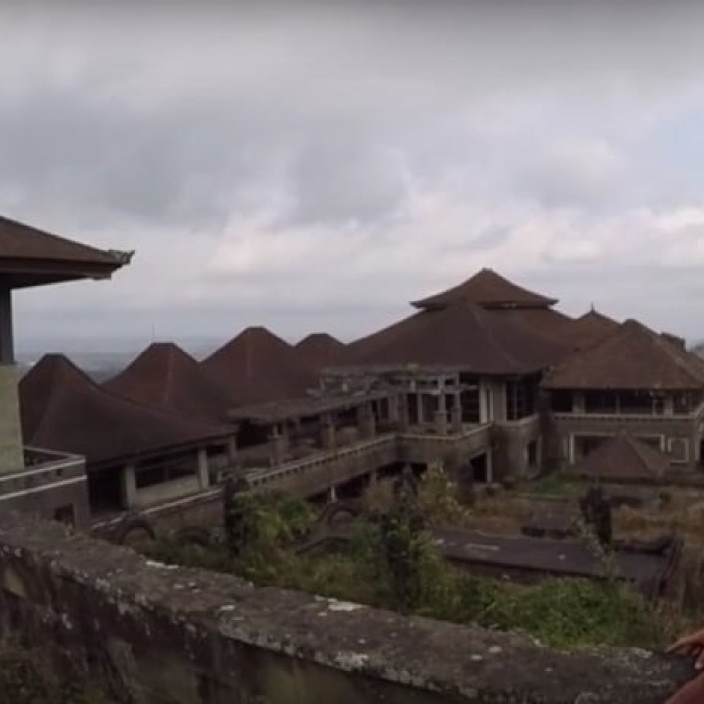 Hotel Berhantu di Bali