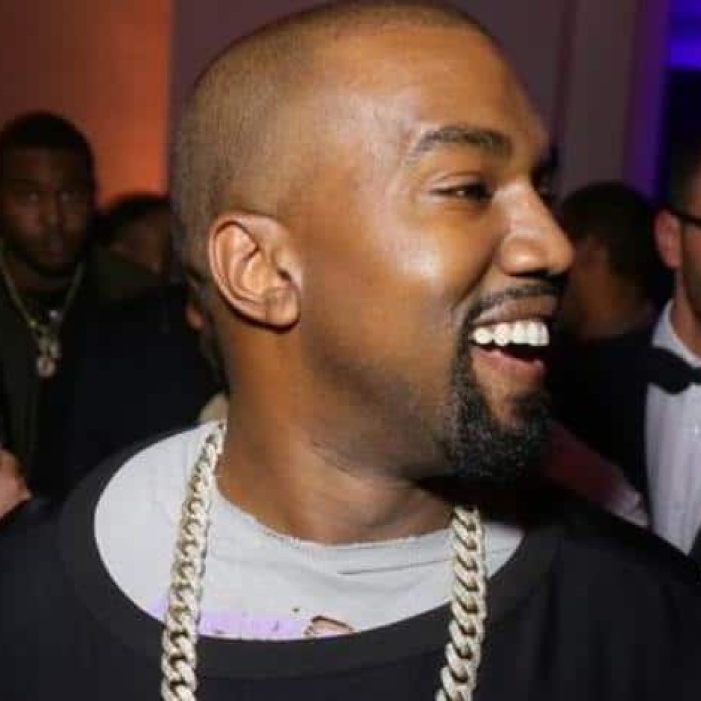 Kanye West Meraih Gelar Pria Paling Stylish 2015