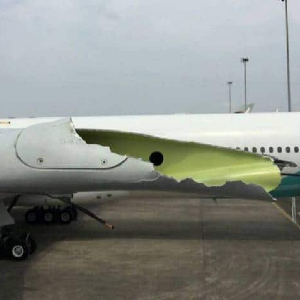 Pesawat Garuda Indonesia Robek Akibat Senggolan di Hanggar GMF