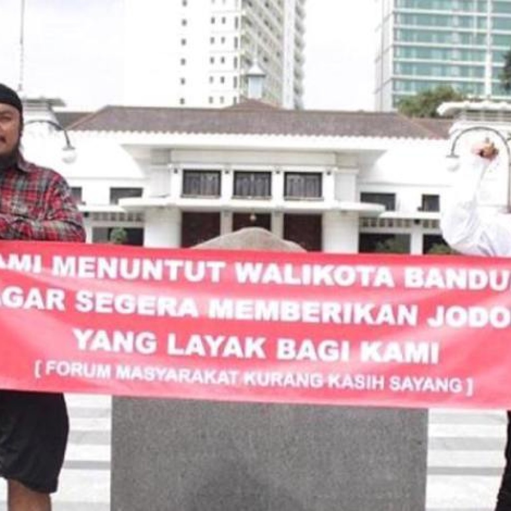 Demo Man Jasad di depan Balai Kota Bandung 2