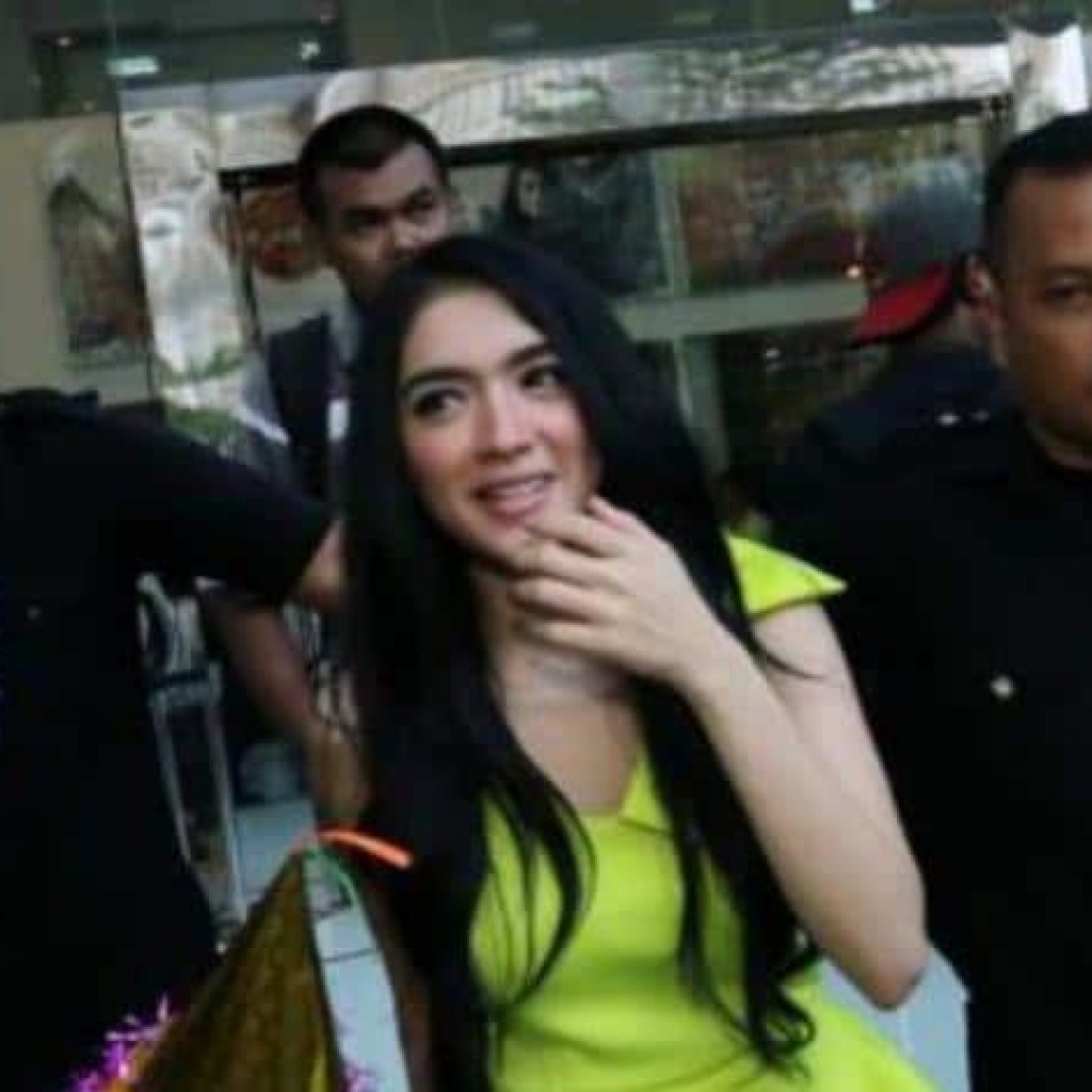 Ini Tanggapan Angel Karamoy Terkait Foto Mesranya Dengan Pasha Ungu 1