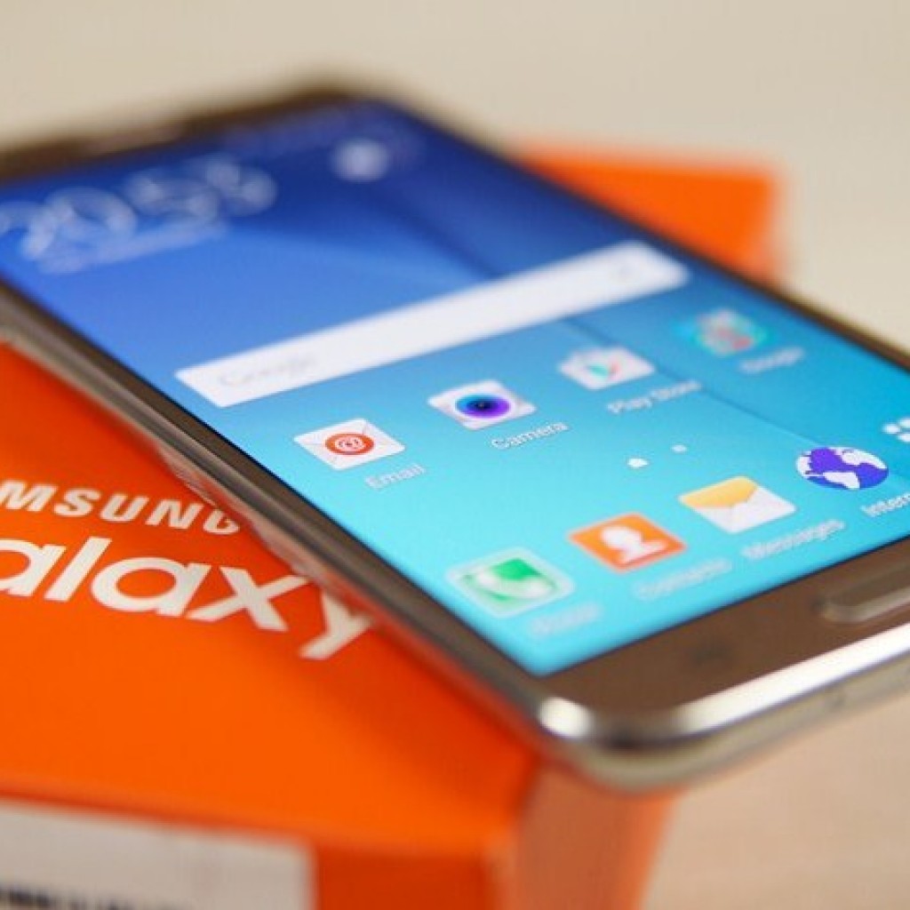 Samsung Galaxy J7 1