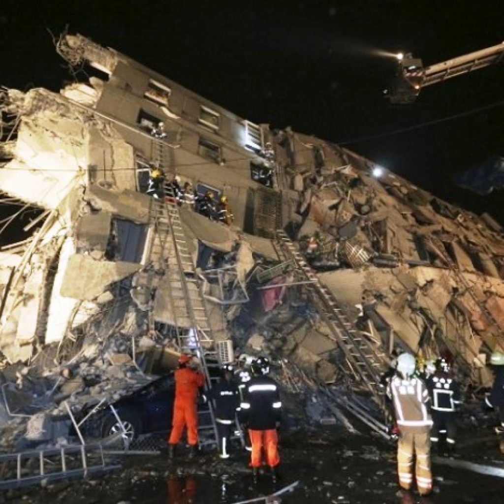 Bangunan Runtuh Akibat Gempa Taiwan