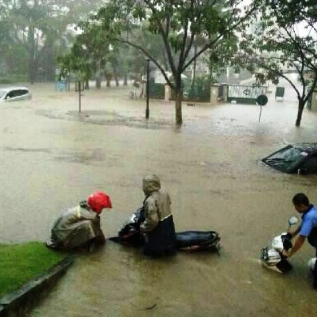 Banjir Surabaya