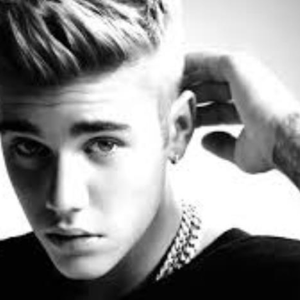 Justin Bieber Raih Piala Pertamanya di Grammy Awards 2016