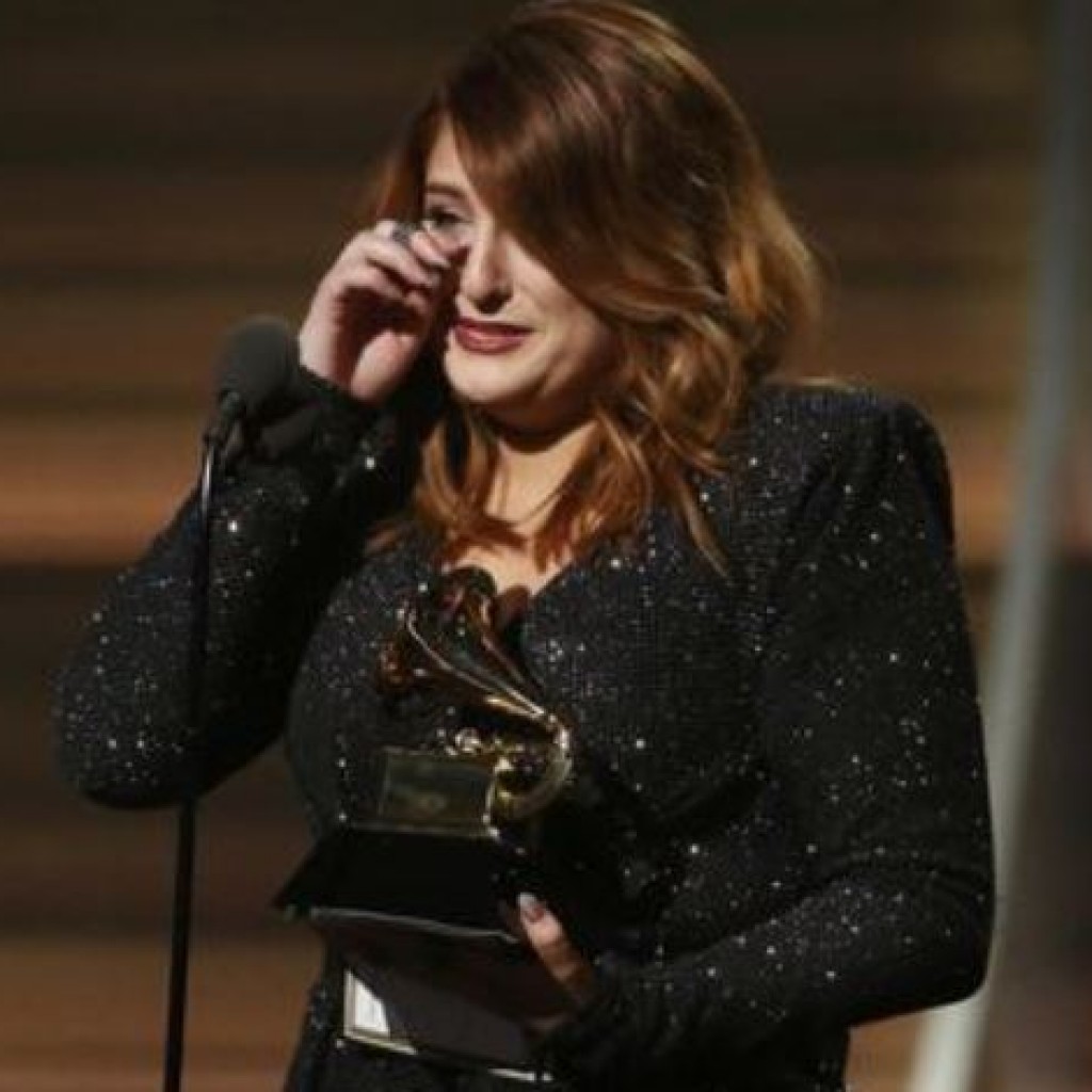 Raih Penghargaan Best New Artist Grammy Awards Meghan Trainor Menangis di Depan Penonton