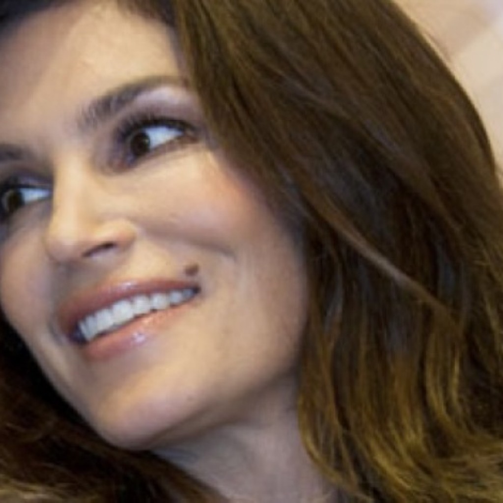 Usia Mencapai 50 Tahun Cindy Crawford Pensiun dari Dunia Model