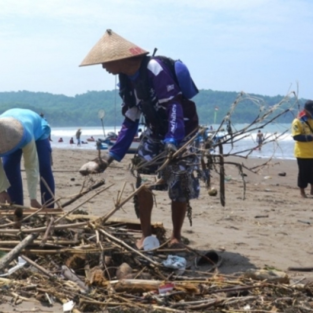 Sampah di Pangandaran