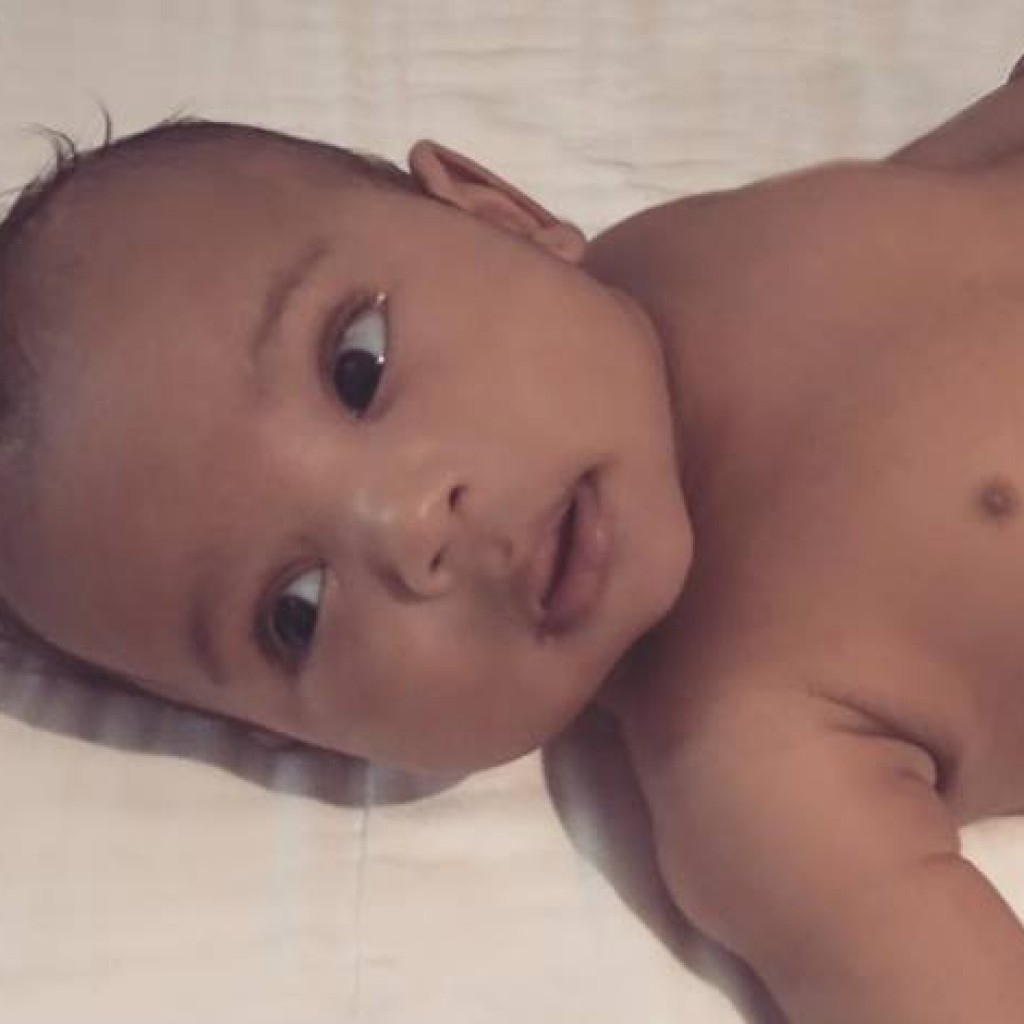 Setelah Foto Bugil Kim Kardashian Unggah Foto Cute Saint West