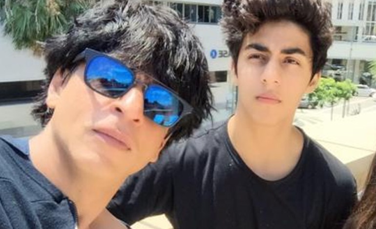 Tidak Pernah Mengaku Anak Shahrukh Khan Ini Alasan Aryan