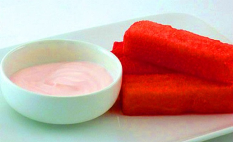 Watermelon Juice And Yoghurt Mask To Get Soft Glowing Skin
