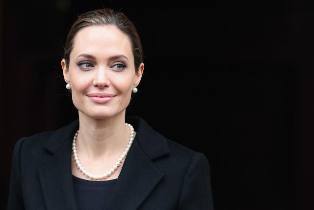 Angelina Jolie Jadi Dosen S2 di London School of Economics