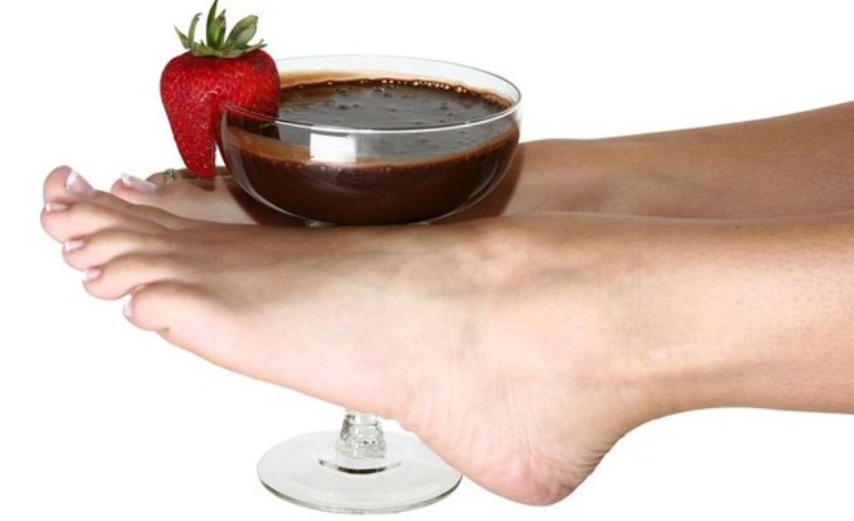 Get Softer Feet With Chocolate Pedicure
