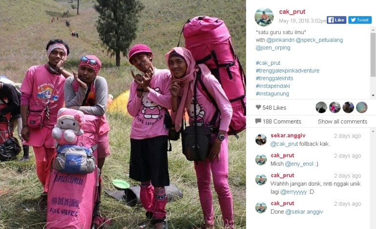 Pendaki Serba Pink