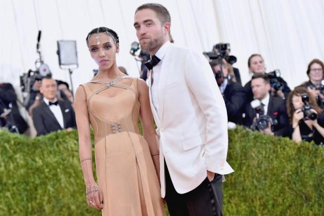 Robert Pattinson Segera Nikahi FKA Twigs Akhir Tahun 2016