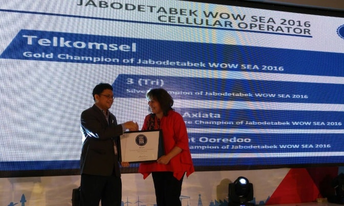 Telkomsel Raih WOW Service Excellence Award 2016