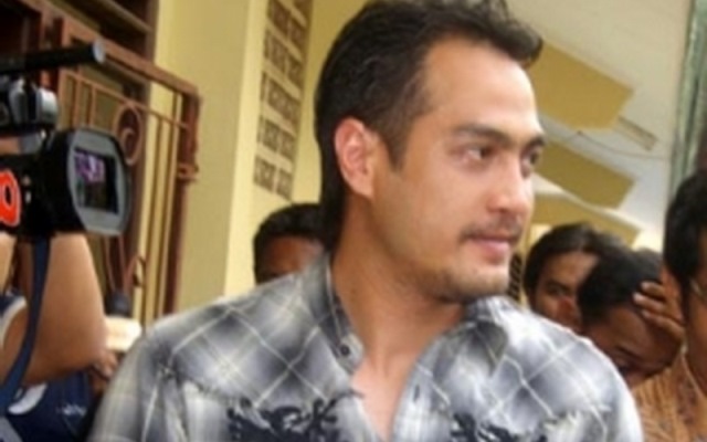 Aktor Ferry Irawan Bantah Lakukan Penodongan Pada Petugas IMB