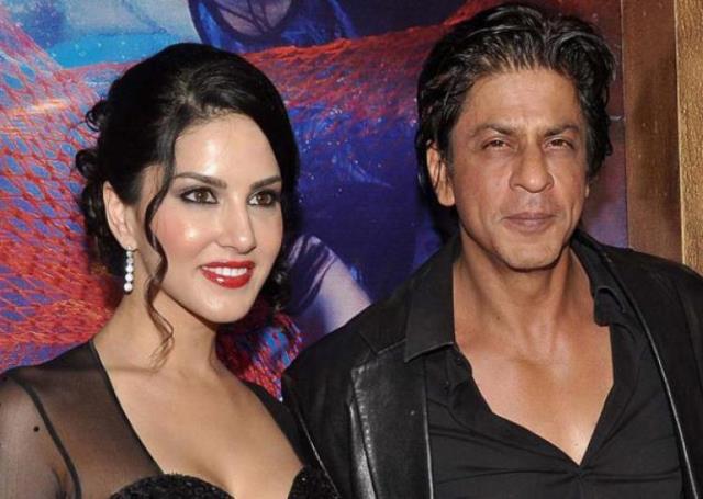 Sunny Leone Lakukan Hal Memalukan Di Depan Shahrukh Khan