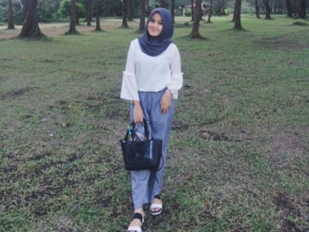 Tips Memakai Jumpsuit untuk Wanita Berhijab 1