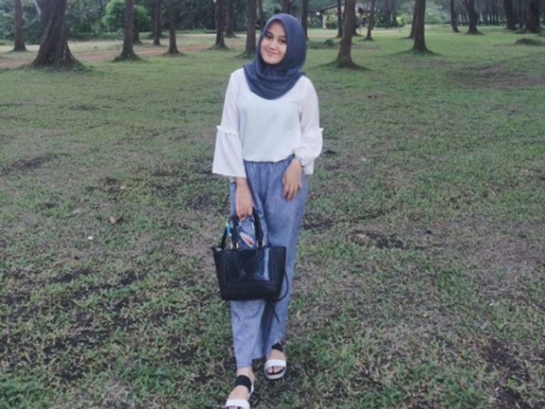 Tips Memakai Jumpsuit untuk Wanita Berhijab 1