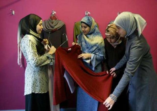 tips memilih baju lebaran sesuai bentuk tubuh