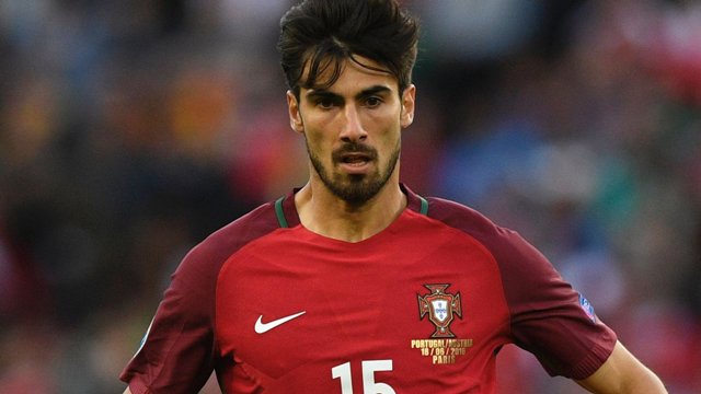 Andre Gomes pemain baru yang di datangkan Barcelona dari Valencia