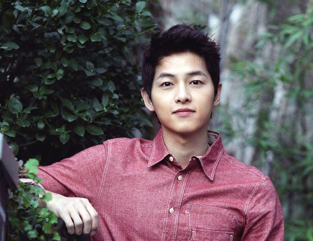 Kelewat Baik Song Joong Ki Beri Hadiah Tablet PC Pada Semua Staff Fan Meeting China