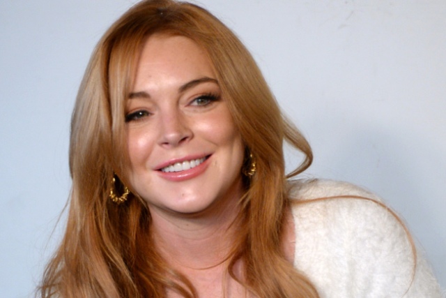 Lindsay Lohan Beberkan Perselingkuhan Tunangan di Twitter