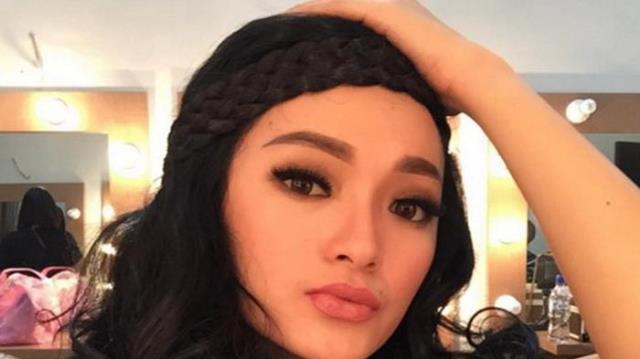 Foto Penonton Cium Bokongnya Tersebar Zaskia Gotik Tuai Hujatan