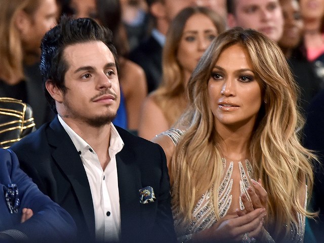 Setelah Dikabarkan Hamil Jennifer Lopez Putus dengan Casper Smart