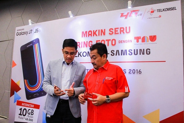 Telkomsel Bundling Samsung Galaxy J5 dan Galaxy J7