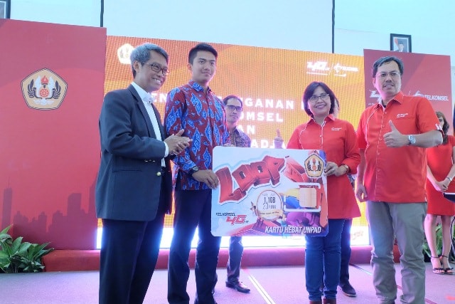 Telkomsel dan UNPAD Hadirkan Solusi Mobile Digital Untuk Mahasiswa