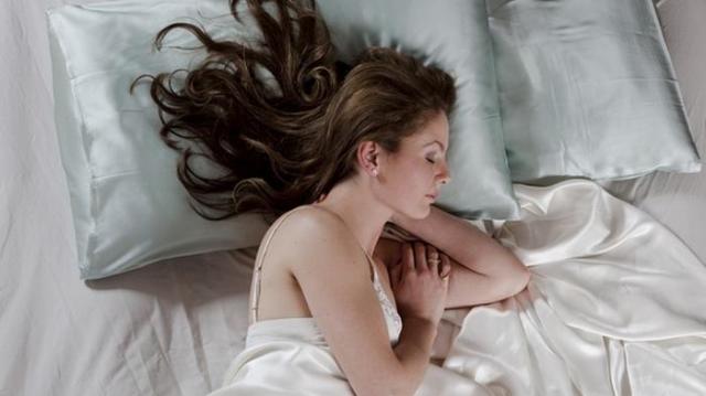 Bahaya Tidur dengan Keadaan Rambut Basah
