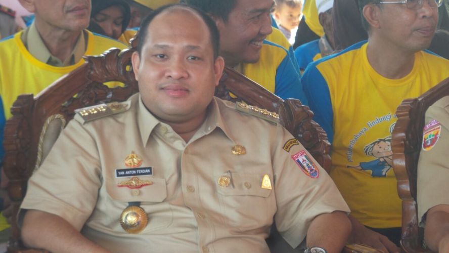 Bupati Banyuasin Yan Anton Ferdian