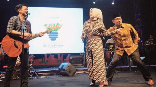 Foto Ridwan Kamil dan Ariel NOAH Dikritik KPAI