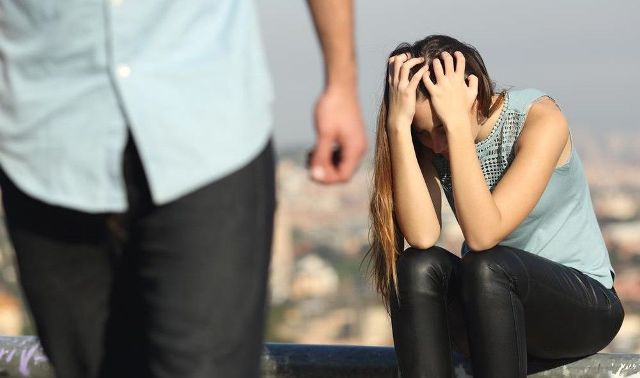 Alasan kenapa cowok tega ninggalin cewek yang masih dicintainya