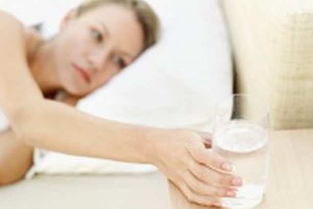Manfaat minum air putih di pagi hari ketika perut masih kosong