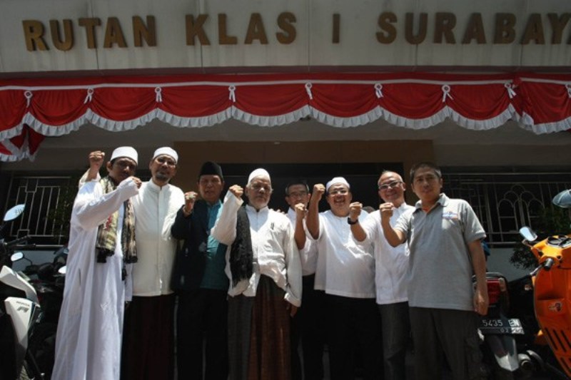 Sejumlah Kyai Menjenguk Dahlan Iskan di Tahanan