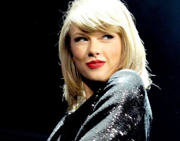 Tampil Kembali Taylor Swift Nyanyikan Lagu Calvin Harris