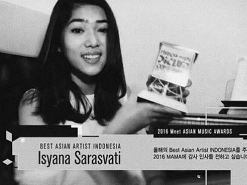 Isyana Sarasvati Raih Penghargaan Best Asian Artist di MAMA 2016