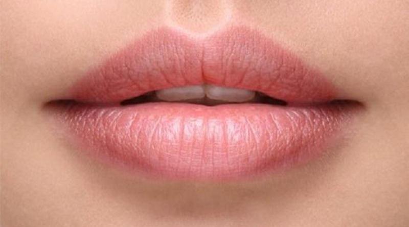 cara mencegah kerutan di bibir
