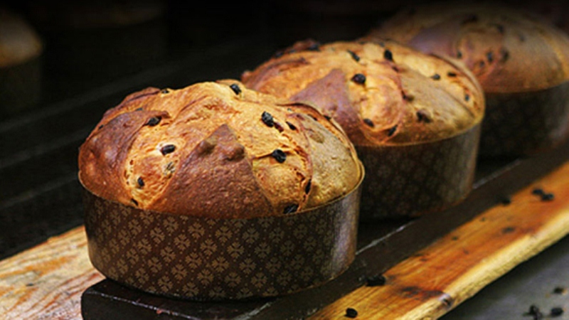 kue panettone