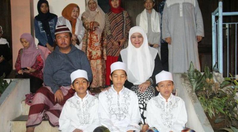 Dijenguk Mensos Ayah Marshanda Kini Mondok di Pesantren