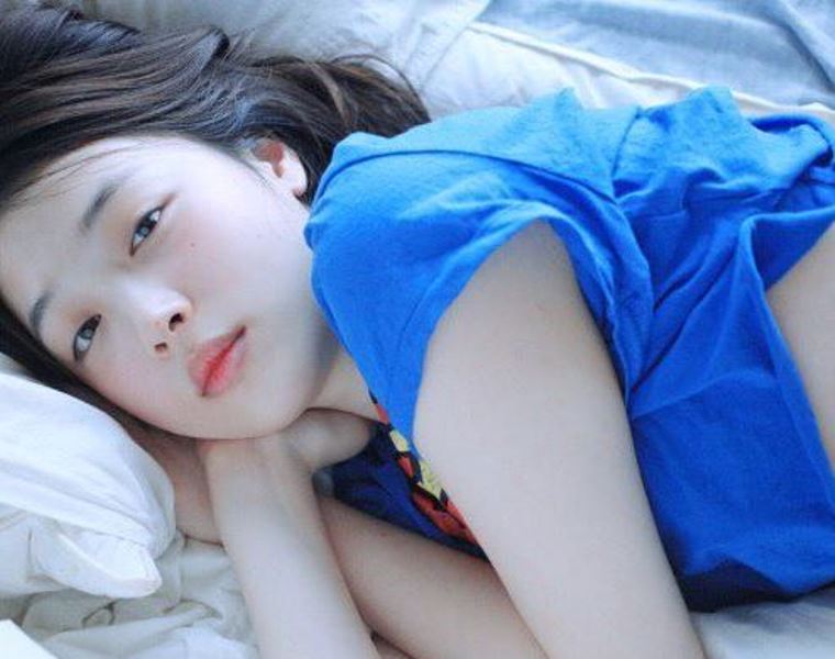 Kembali dengan Kontroversi Baru Sulli Unggah Foto Sensual