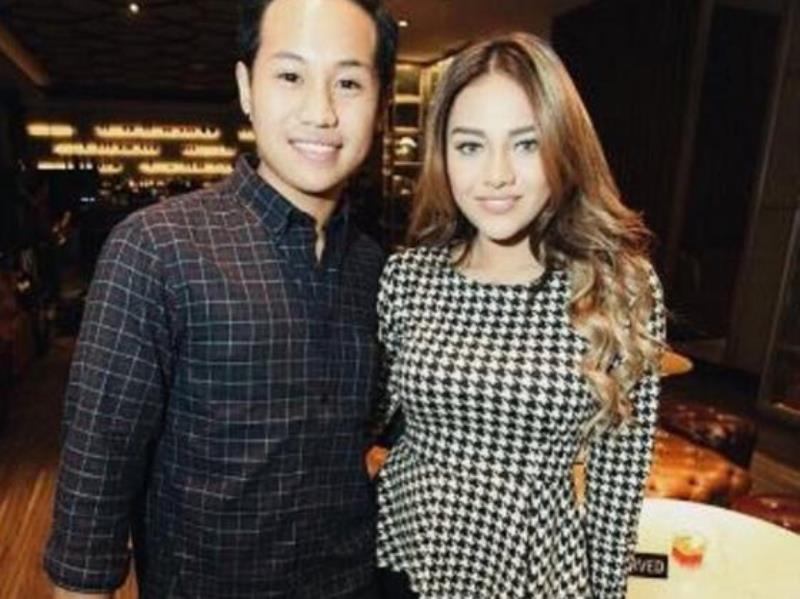 Pamer Foto Berdua di Instagram Ini Pacar Baru Aurel Hermansyah