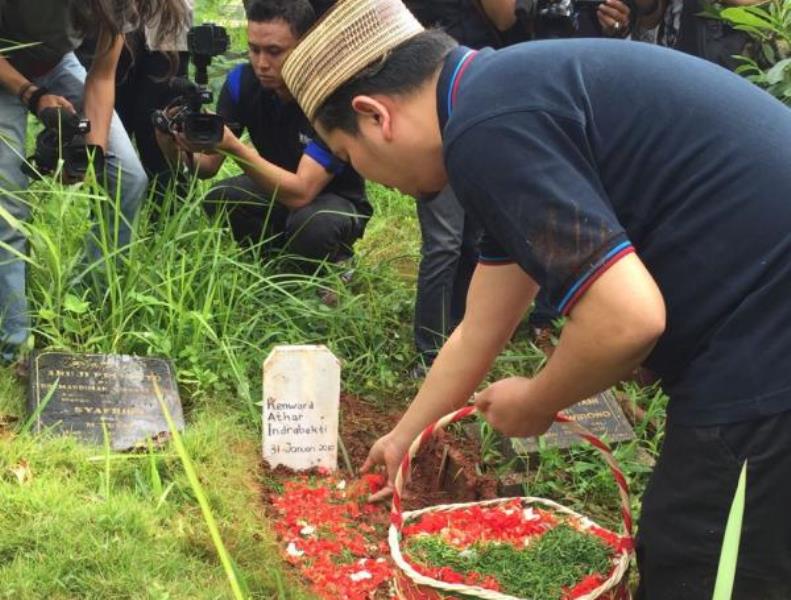 Anak Ketiga Indra Bekti Meninggal Dunia